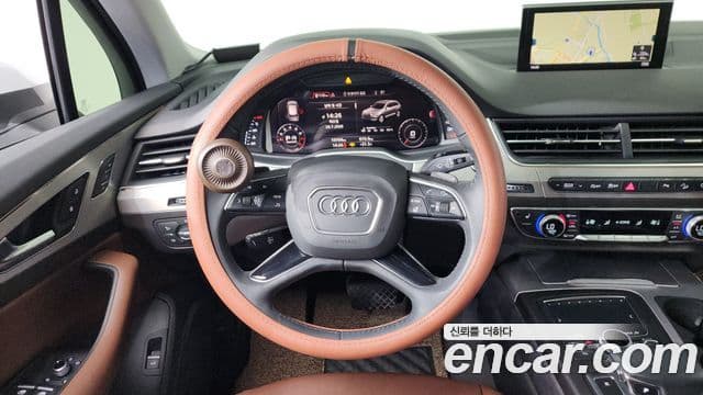 Audi Q7 2019 — ფოტო 12/20