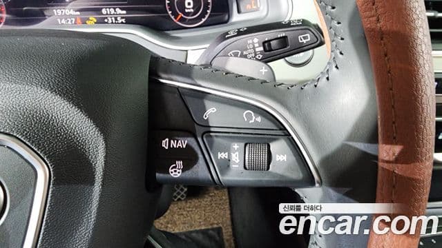 Audi Q7 2019 — ფოტო 16/20