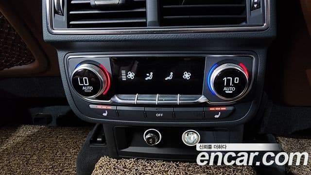 Audi Q7 2019 — ფოტო 23/39