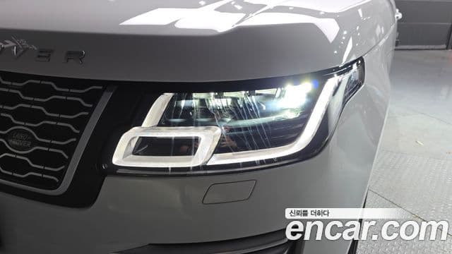 Land Rover Range Rover 2021 — Photo 24/39
