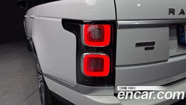 Land Rover Range Rover 2021 — Photo 16/39