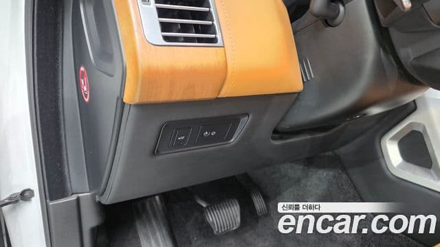Land Rover Range Rover 2021 — Photo 29/39