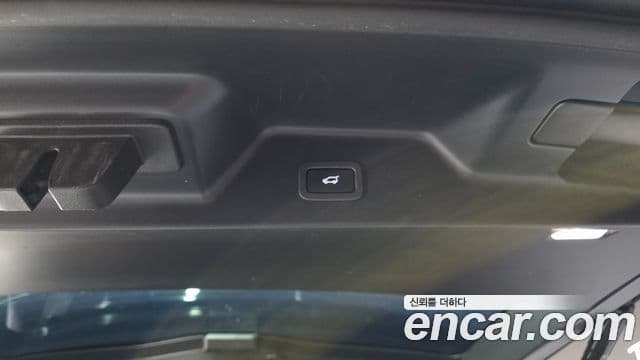 Land Rover Range Rover 2021 — Photo 37/39