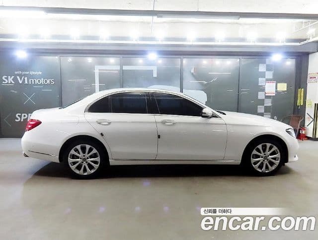 Mercedes-Benz E-Class 2018 — Şəkil 12/20