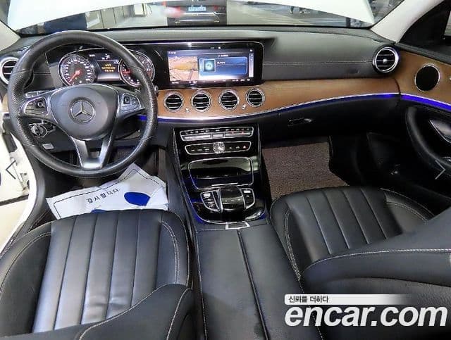 Mercedes-Benz E-Class 2018 — Şəkil 16/20