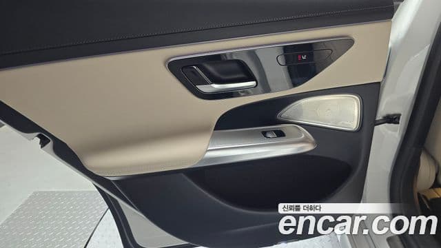 Mercedes-Benz E-Class 2024 — ფოტო 17/30