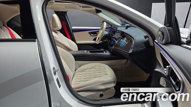 Mercedes-Benz E-Class 2024 — ფოტო 12/30