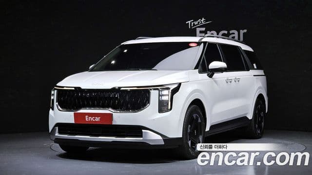 Kia Carnival 2025 — Фото 1/20