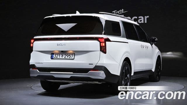 Kia Carnival 2025 — Фото 2/20