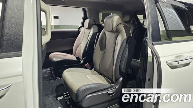 Kia Carnival 2025 — Фото 11/20