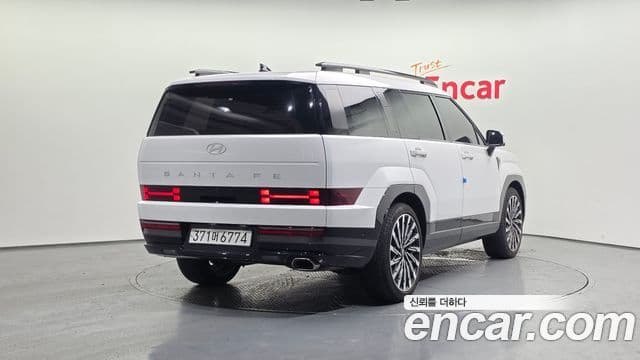 Hyundai Santa Fe 2023 — ფოტო 2/20