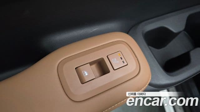 Hyundai Santa Fe 2023 — ფოტო 19/20