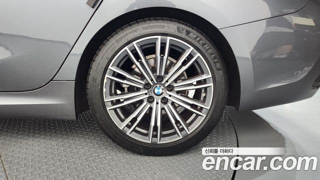 BMW 3 Series 2021 — Photo 24/31