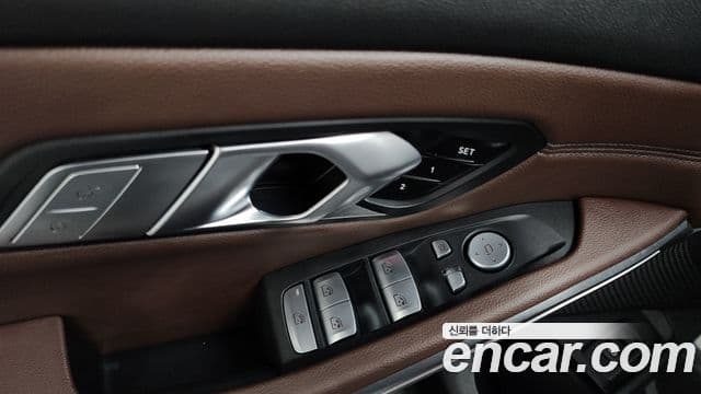 BMW 3 Series 2021 — Photo 17/31