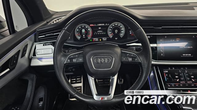 Audi Q7 2021 — Фото 14/20