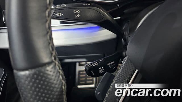 Audi Q7 2021 — Şəkil 24/39