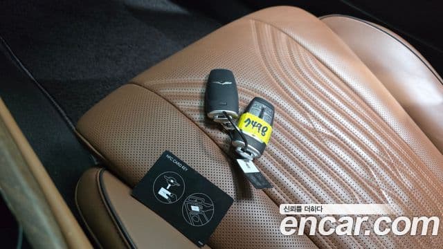 Genesis Electrified G80 2022 — ფოტო 15/20