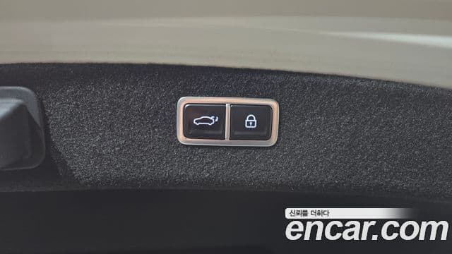 Genesis Electrified G80 2022 — ფოტო 18/20