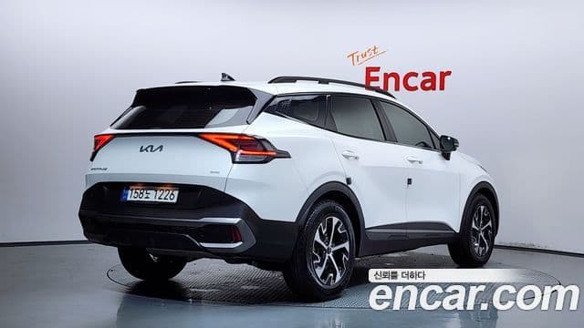 Kia Sportage 2022 — Фото 2/20