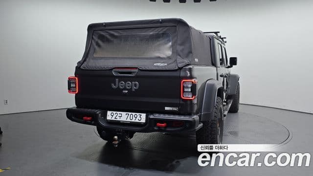 Jeep Gladiator 2021 — ფოტო 26/30