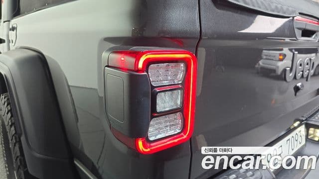 Jeep Gladiator 2021 — ფოტო 4/30
