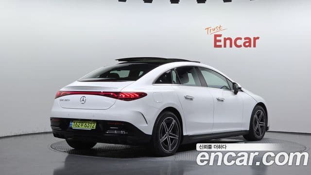 Mercedes-Benz EQE 2024 — ფოტო 25/30