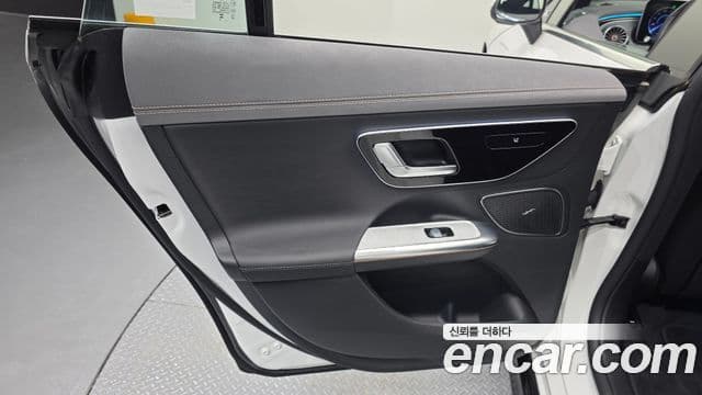 Mercedes-Benz EQE 2024 — ფოტო 10/30