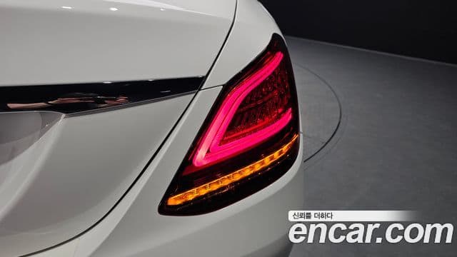 Mercedes-Benz C-Class 2020 — Şəkil 22/34
