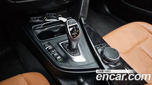BMW 4 Series 2018 — Şəkil 9/20