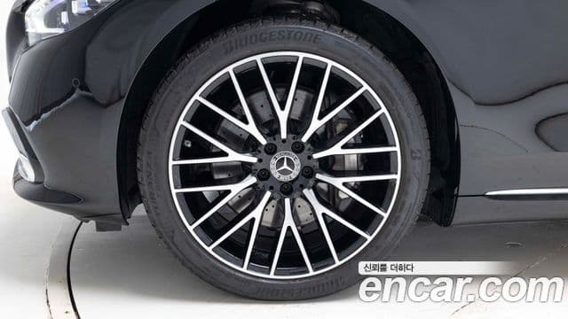Mercedes-Benz S-Class 2025 — Photo 20/20