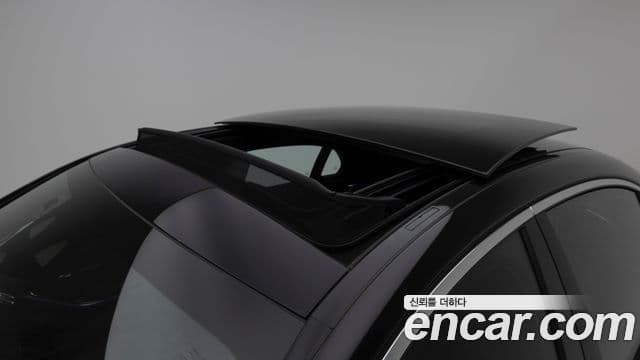 Mercedes-Benz S-Class 2025 — Photo 1/20