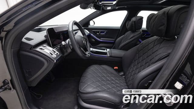 Mercedes-Benz S-Class 2025 — Photo 16/20