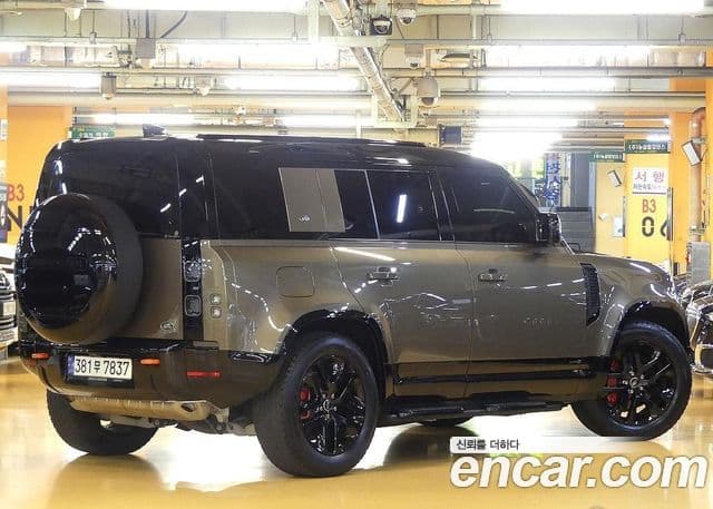 Land Rover Defender 2023 — ფოტო 2/20