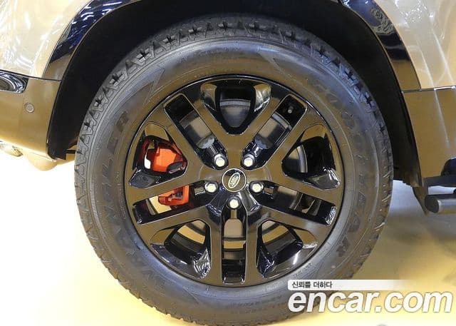 Land Rover Defender 2023 — ფოტო 7/20