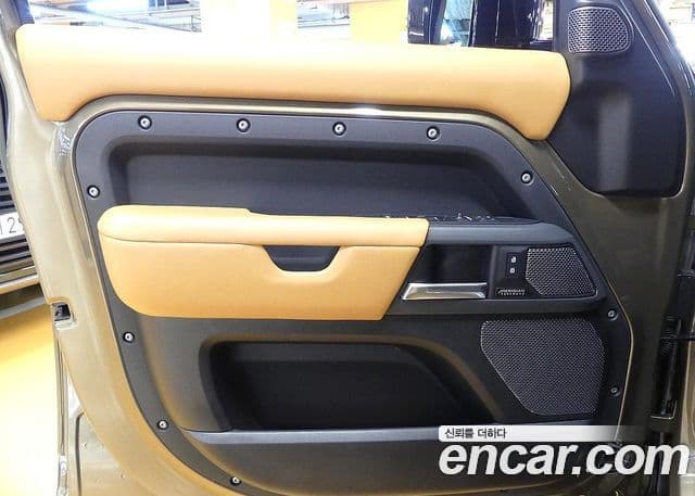 Land Rover Defender 2023 — ფოტო 11/20