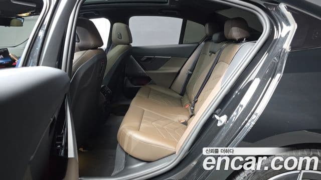 BMW 5 Series 2025 — ფოტო 12/20