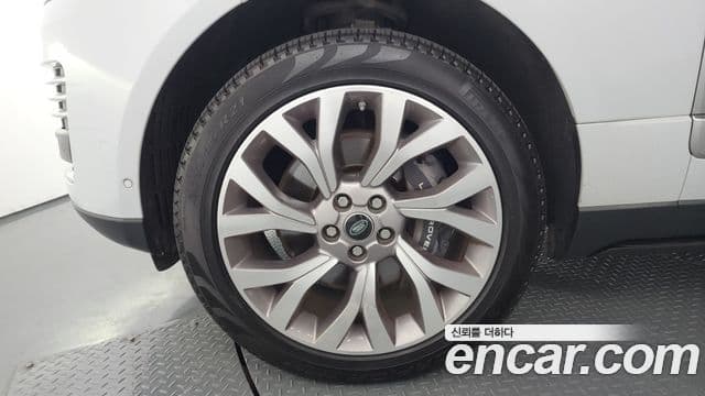 Land Rover Range Rover 2018 — Photo 3/20