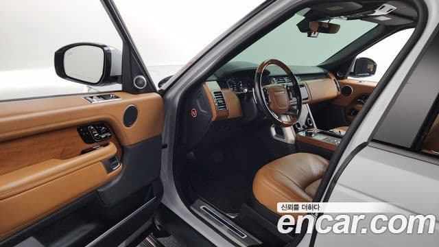 Land Rover Range Rover 2018 — Photo 15/20