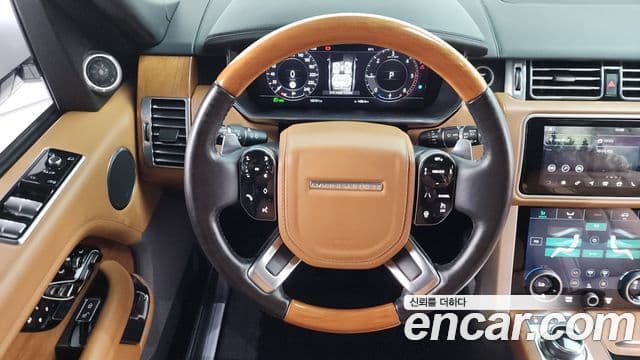 Land Rover Range Rover 2018 — Photo 19/20
