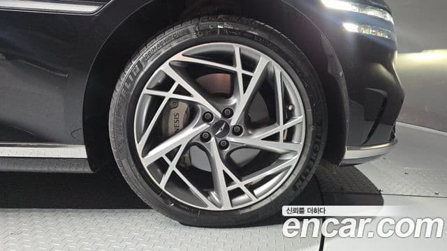 Genesis G90 2023 — Photo 22/36