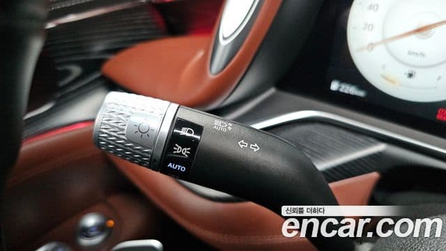 Genesis G90 2023 — Photo 16/36