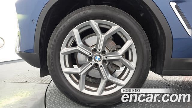 BMW X4 2023 — ფოტო 5/20