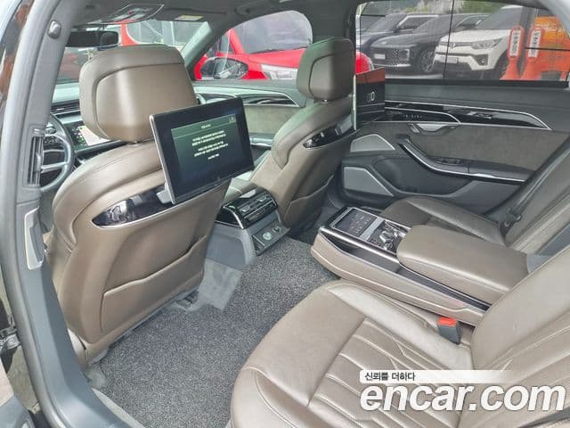 Audi A8 2021 — ფოტო 12/17