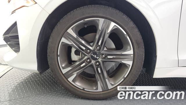 Kia K5 2022 — ფოტო 5/20
