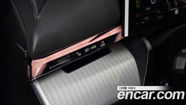 BMW 5 Series 2025 — ფოტო 12/20