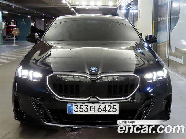 BMW 5 Series 2024 — Şəkil 1/2