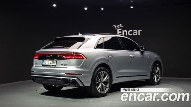 Audi Q8 2022 — Photo 22/39