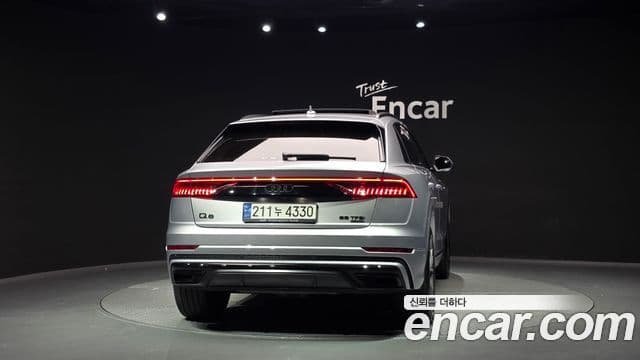 Audi Q8 2022 — Photo 10/39