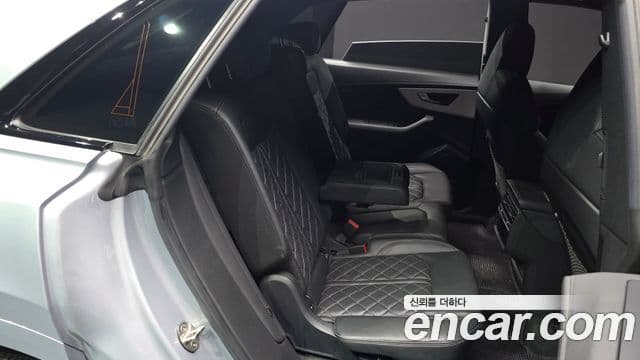 Audi Q8 2022 — Photo 4/39