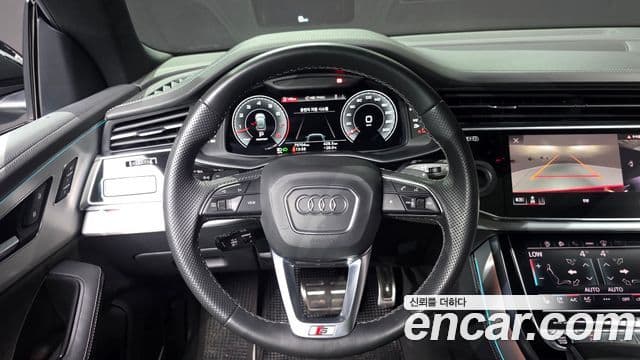 Audi Q8 2022 — Photo 18/39